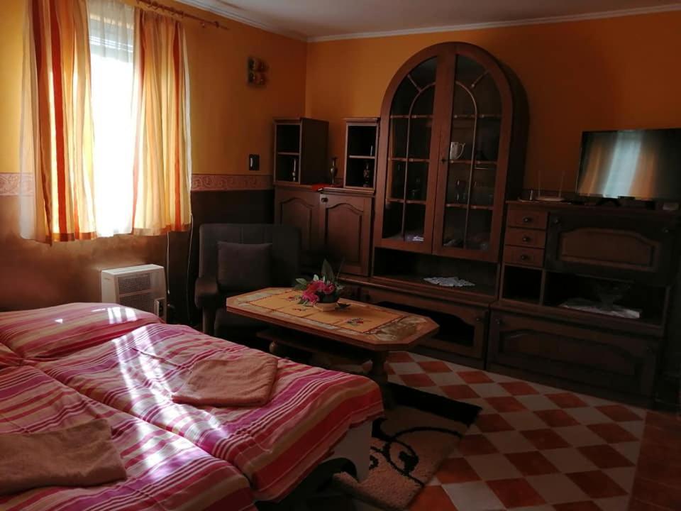 Chata Alba Regia Appartement Jahodná Buitenkant foto